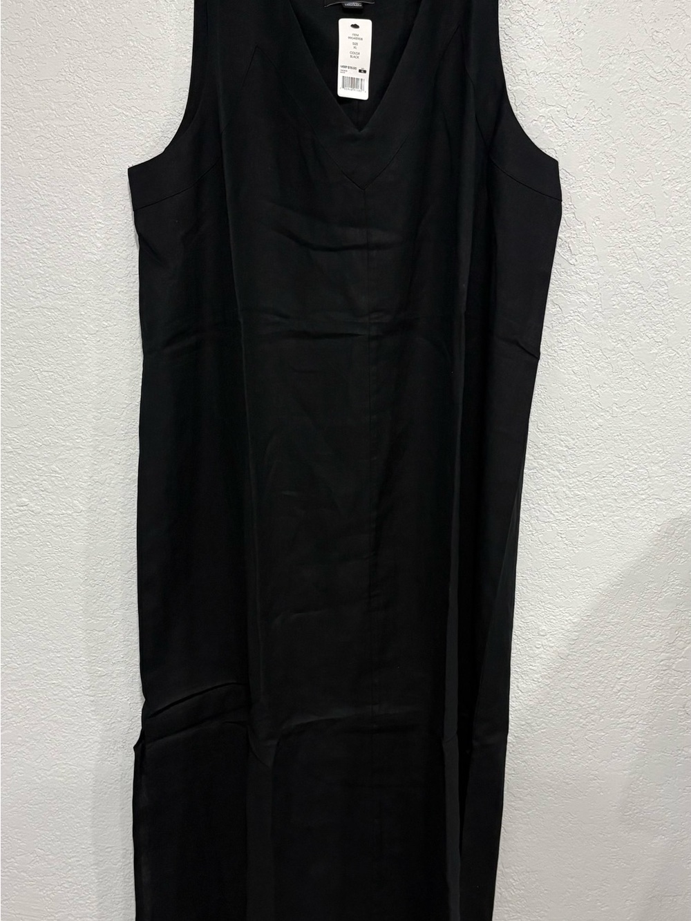 DKNY Black Sleeveless V-Neck Shift Dress